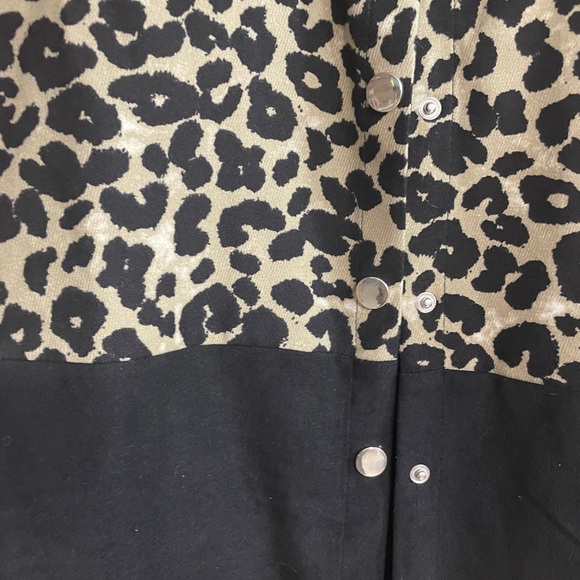NWOT Black and Cheetah Print Shacket Button up Women’s Size M - Picture 2 of 6